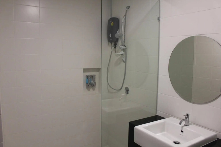 De Houz - Trefoil Setia Alam Home Stay