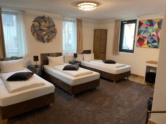 Standard Triple room