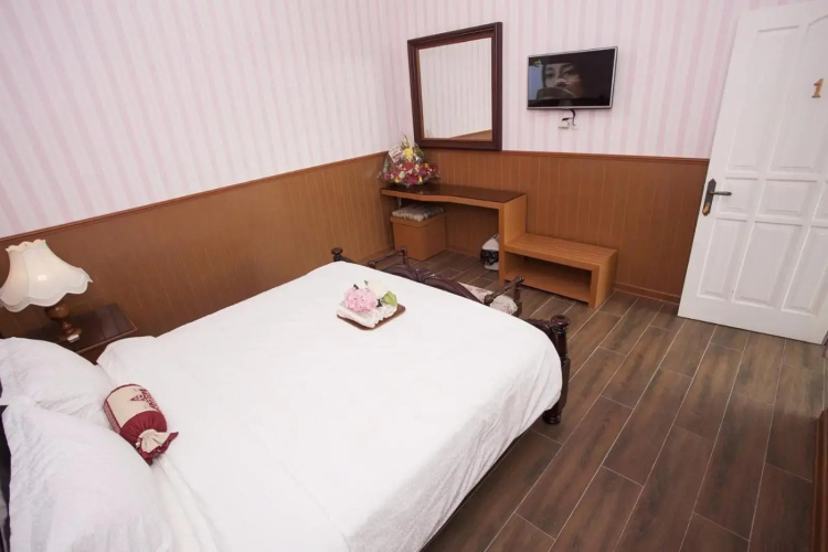 Huis Van Gustafine Floor 2