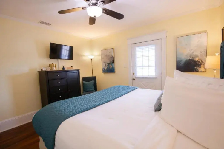 Hemingway House Bed and Breakfast