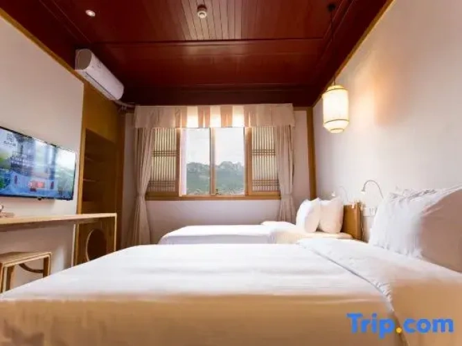 Standard Double room with view
