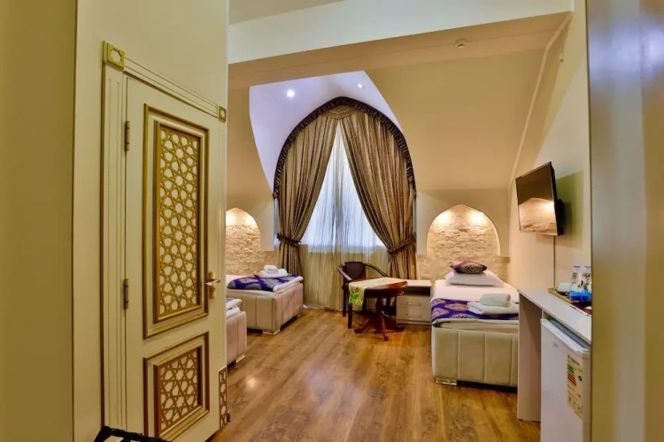 Classic Double room with city view