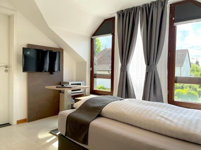 Standard Single room with garden view