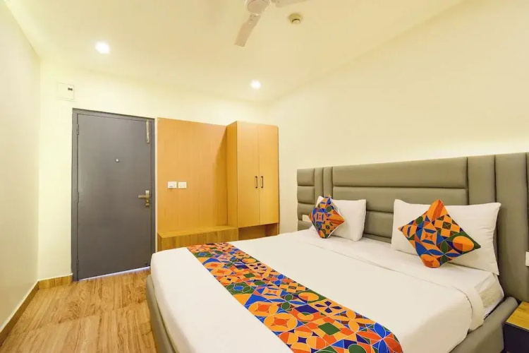 Fabhotel White Ridge