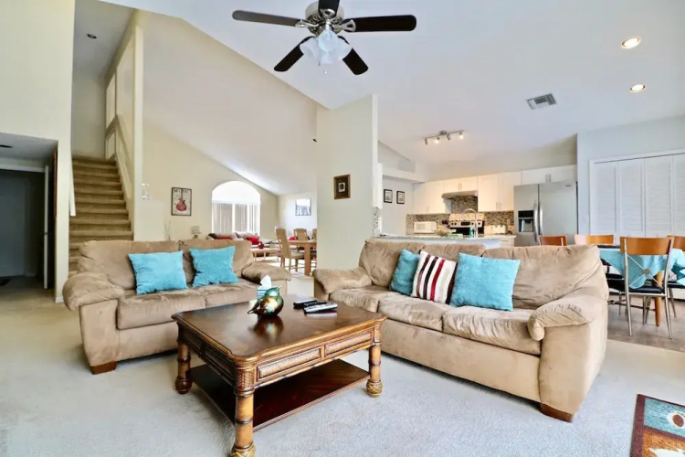 Vibrant and Chic Home w Private Pool & Lake View