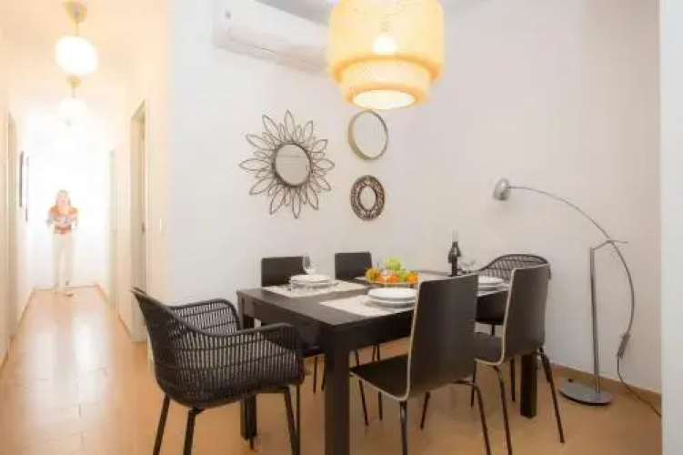 SingularStays Marina