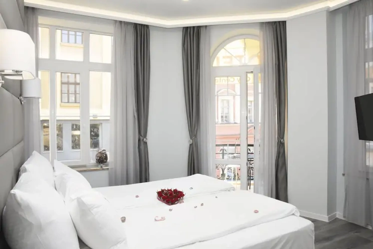 1 Bedroom Standard Double room with city view