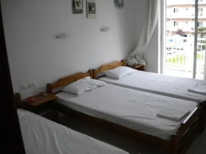 Aris House