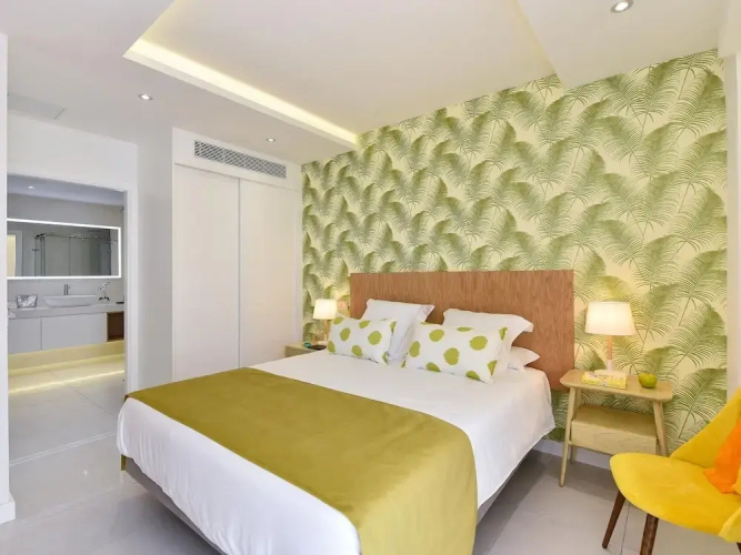 Apartment Mogan With Stunning Beach Views