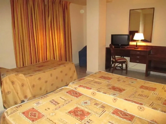 Standard Triple room