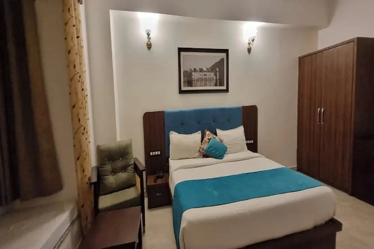 Deluxe Suite