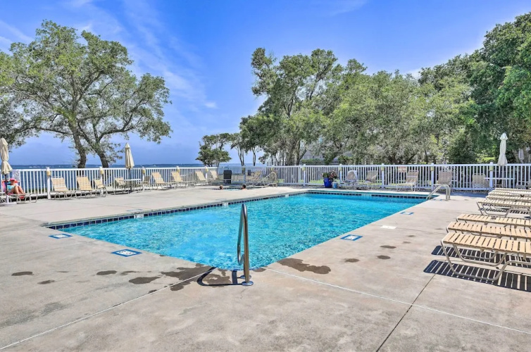 Ocean Club Condo: Spectacular View & Beach Access!