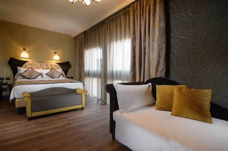 Classic Triple room