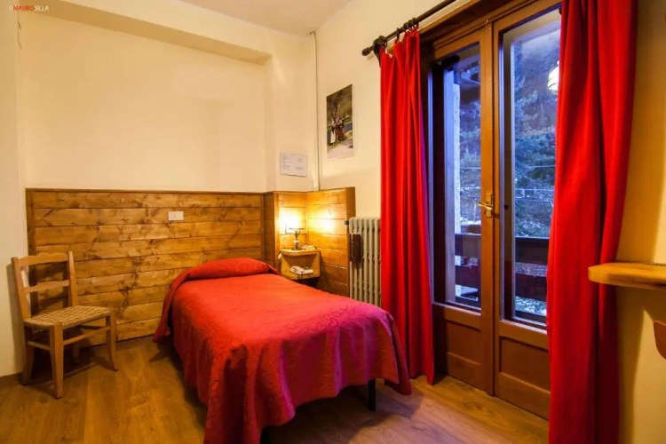 Standard Triple room with balcony