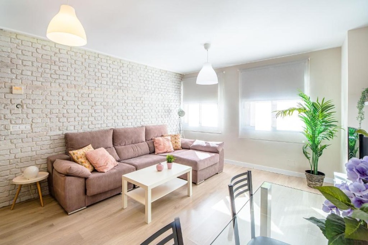 2 Bedrooms Apartment