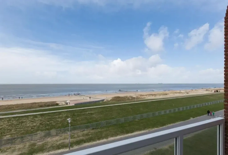 Apartment with sea view