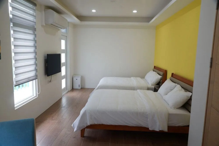 Meihua Lake Corner B&B