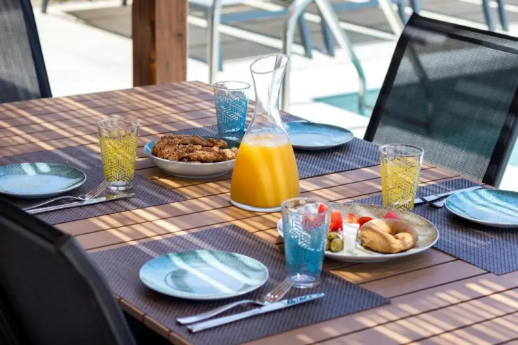 Cato Agro 2, Seafront Villa with Private Pool