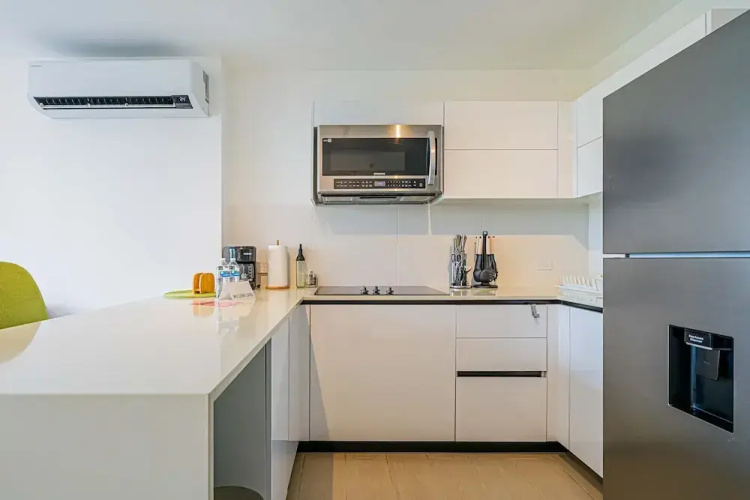 w Beautiful 1BR w Perfect Balcony View