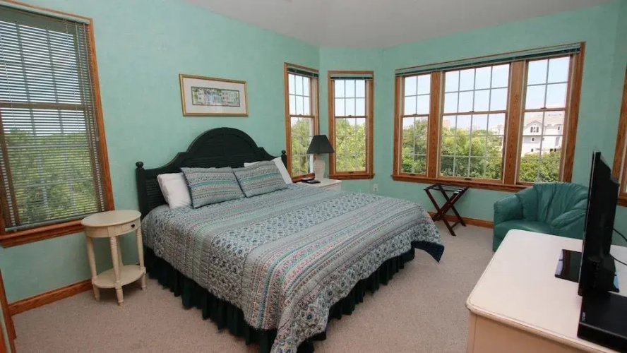 Catchin Waves - 4 Br Home