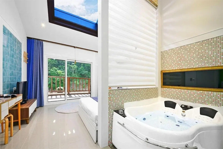 1 Bedroom Standard room with balcony