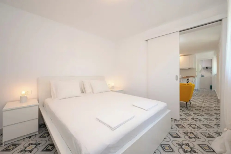 Beachfront apartments Nincevic