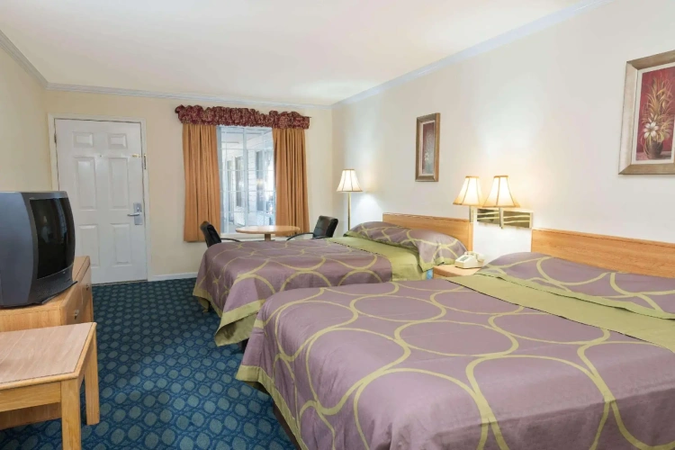 Standard Quadruple room