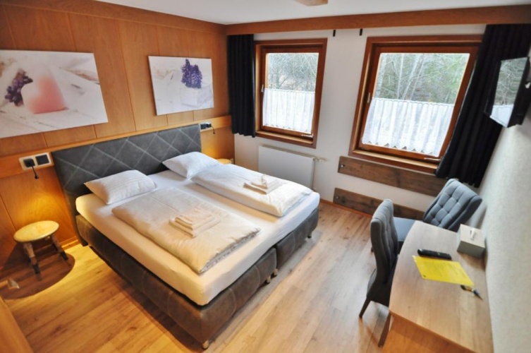 Standard Quadruple room with mountain view