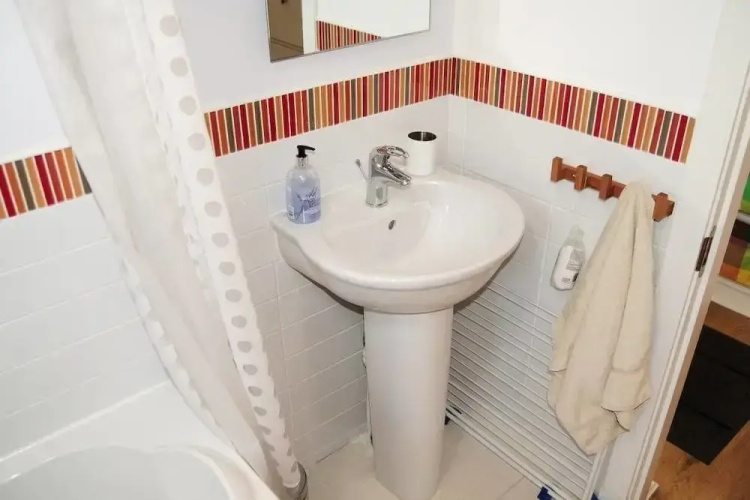 Canal View Apartment