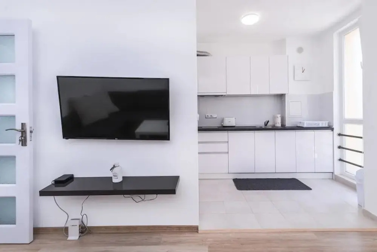 FM Deluxe 1-BDR Apartment - Cinecitta