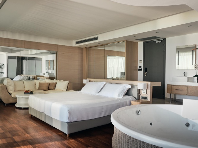 Deluxe Suite with sea view