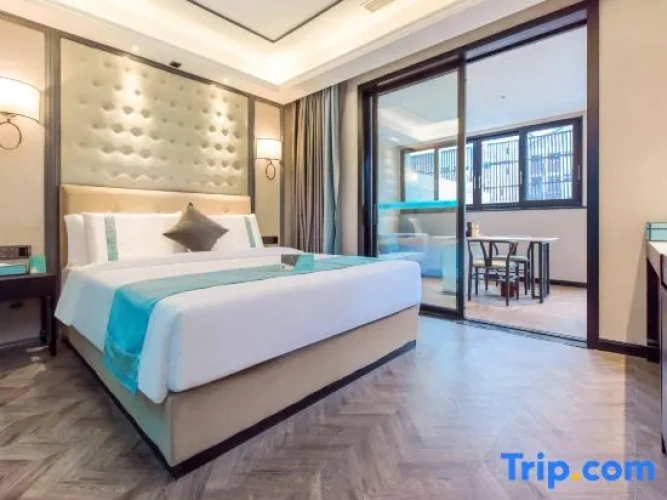 Deluxe Double Suite
