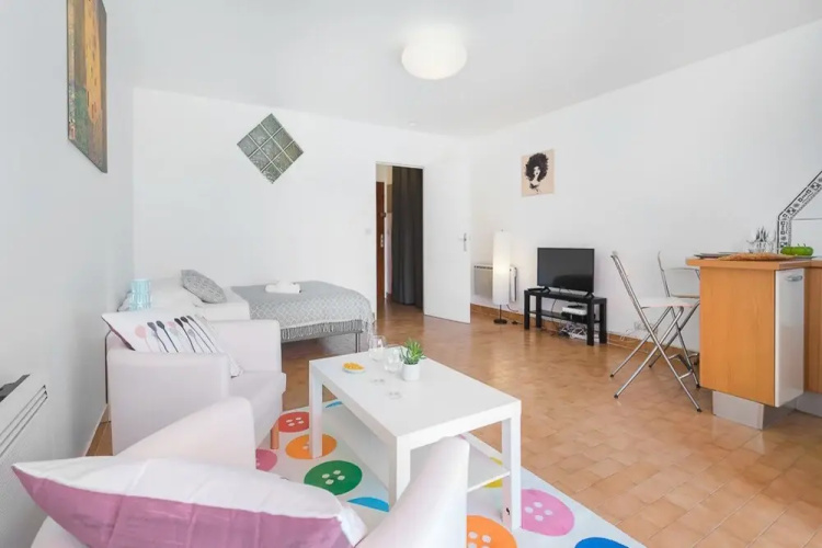 Charming Studio Close to the Train Station