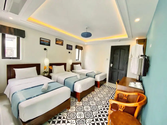 Grand Holiday Villa