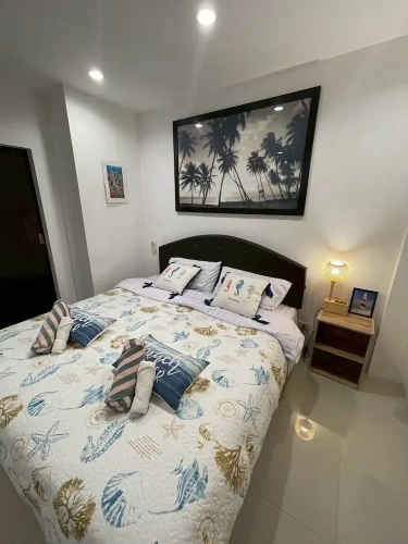 2 Bedrooms Business room with balcony