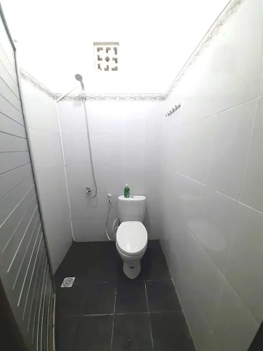 Safe House Bed and Breakfast - Hostel - Adults Ony