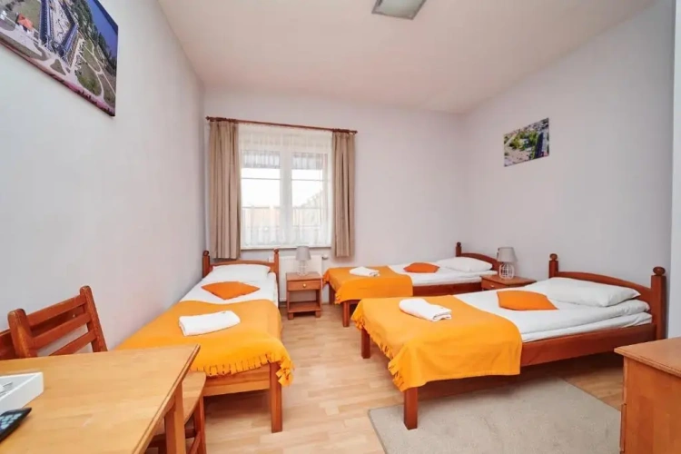 Standard Triple room