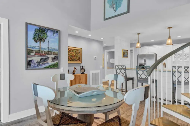 518 Seascape Waterfront Views + Community Pool