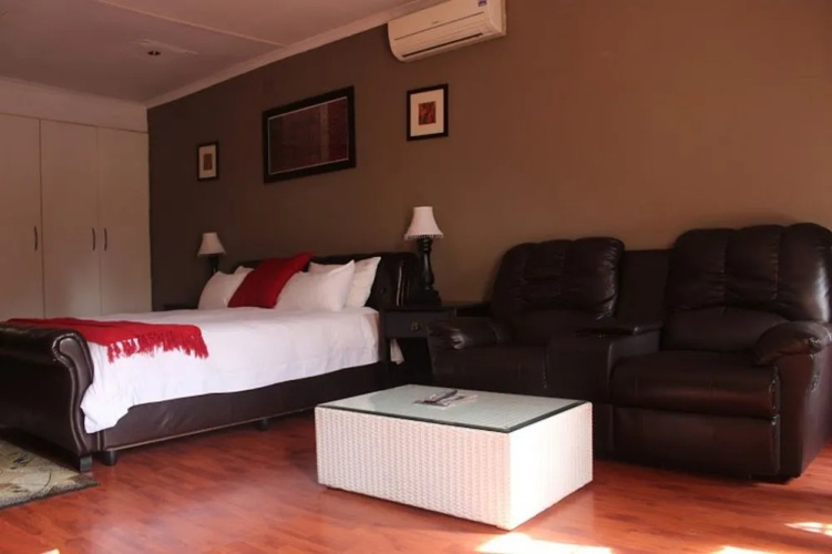 Flamboyant Guest Lodge