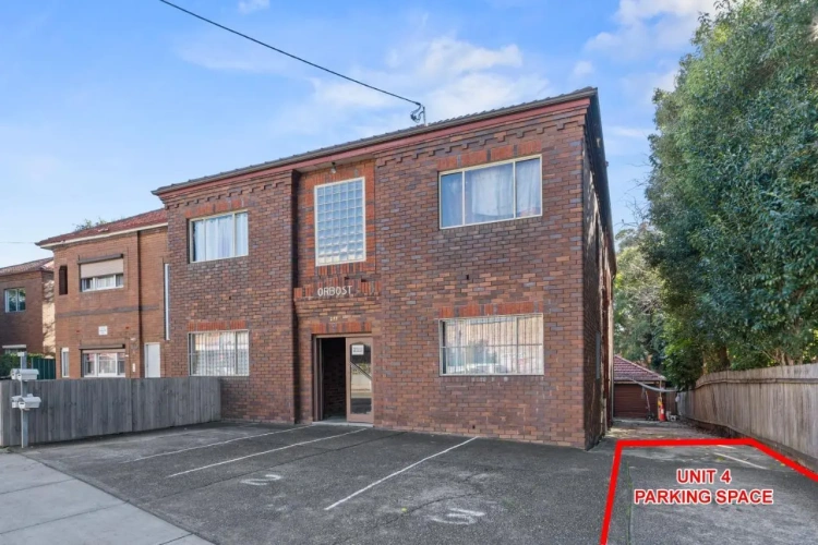 Burwood Lovely 2-bedroom Unit with Free parking