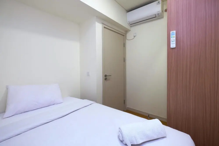 Comfortable 2Br With Workspace At Meikarta Apartment