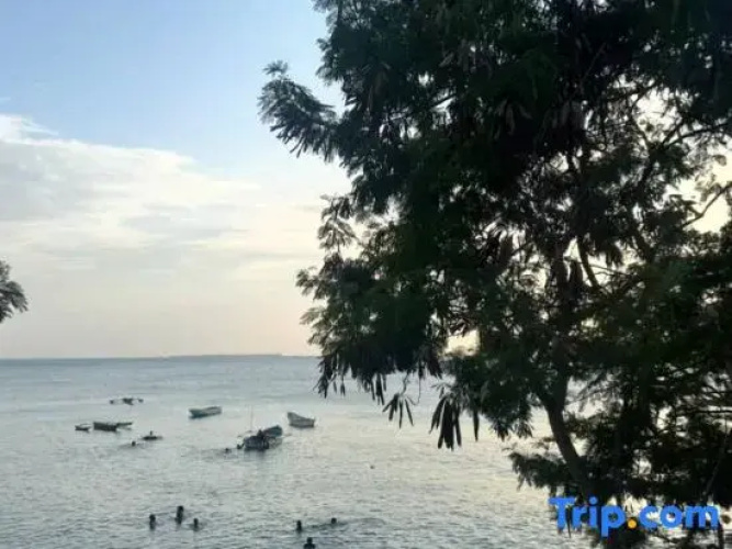 Mango Beach Hotel