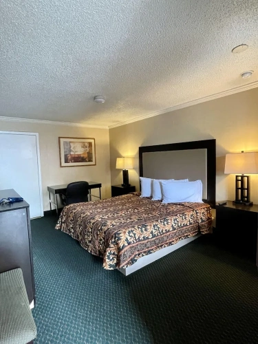 Standard Double Basement room