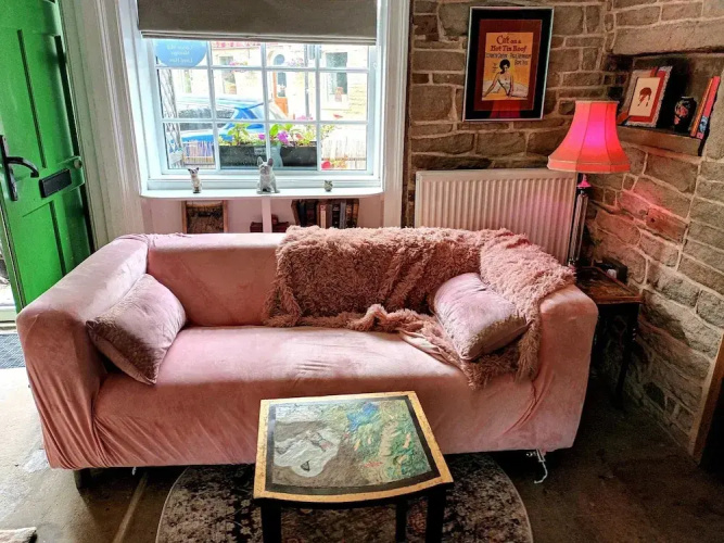 Hebden Bridge - House - Sleeps 8 - Pet Friendly