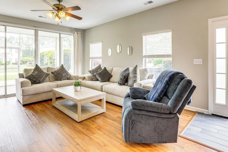 3 Bedrooms Apartment