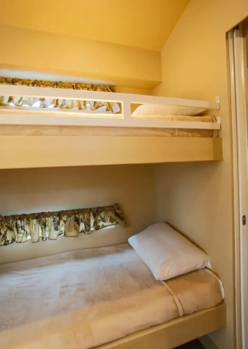 2 Bedrooms Cottage