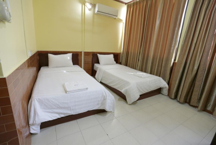 Standard Twin room