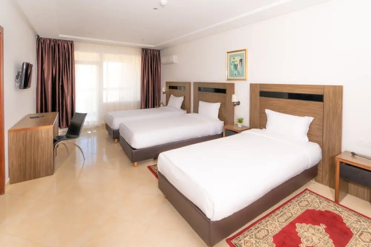 Standard Triple room