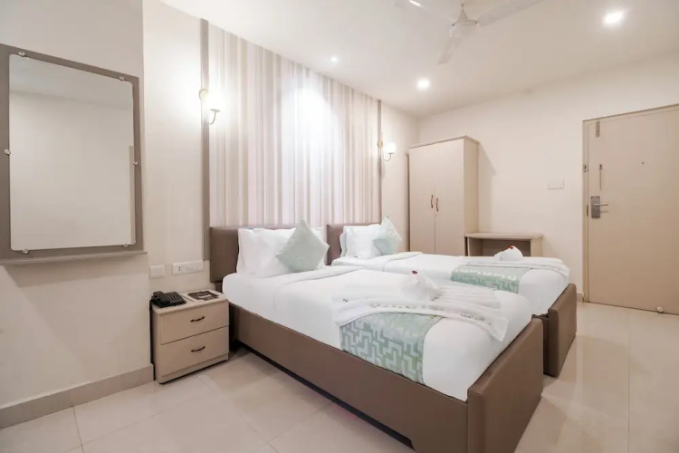 Hotel Seasons Inn