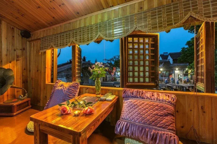 Xitang Moon Courtyard Guest House